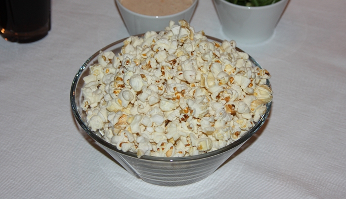 poppa-popcorn-med-havsalt-i-skal